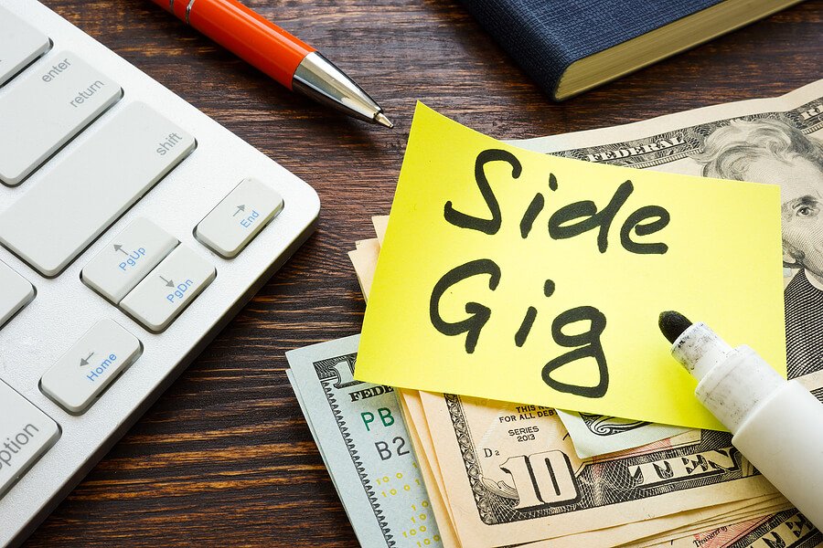 Pros and Cons of a Side Gig